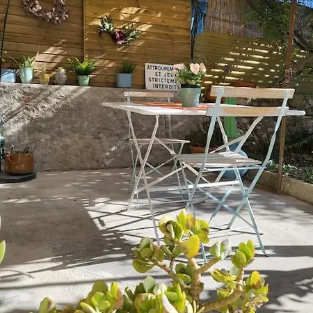 Studette Independante Et Coquette Avec Terrasse Sur Jardin Apartment Marseille Exterior photo