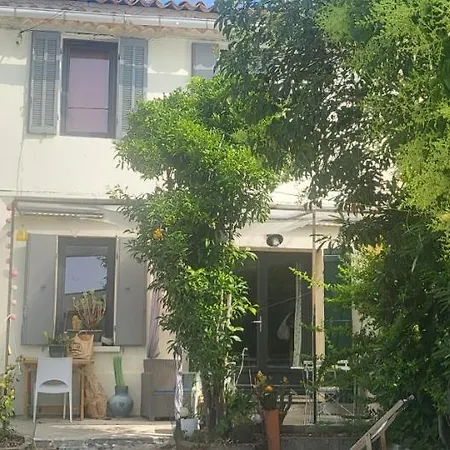 Studette Independante Et Coquette Avec Terrasse Sur Jardin Apartment Marseille Exterior photo